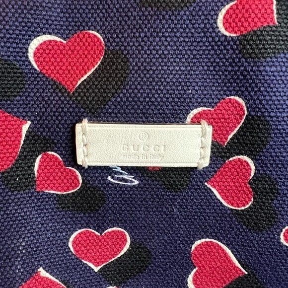 GUCCI Hearts Canvas Tote - Picture 5 of 6